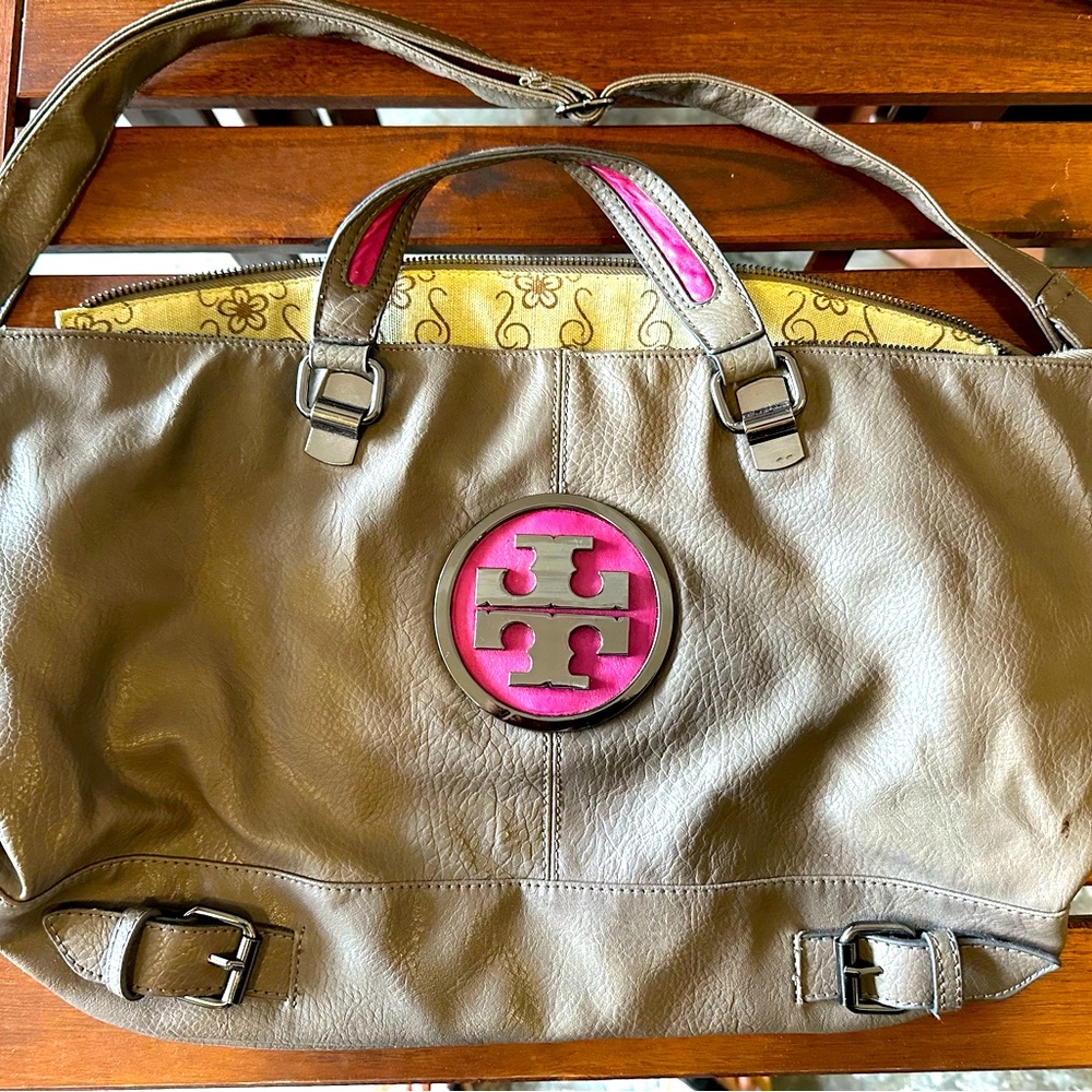 Tory Burch logo tote bag